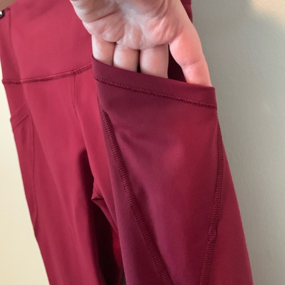 Victoria’s Secret Sport Knockout Lace Side Capris Leggings Size XS - Picture 7 of 10